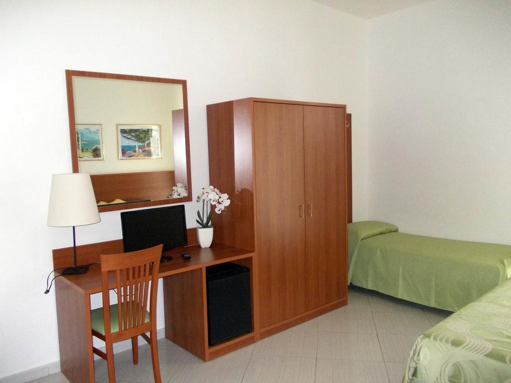 Hotel Solaria Rodi Garganico Zimmer foto
